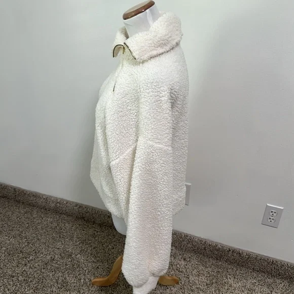 😊 Express Pullover Teddy Jacket - Picture 2 of 5